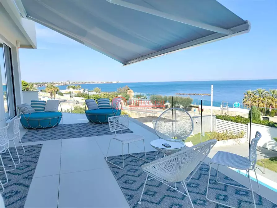 Immagine 2 di Villa in vendita  in lungomare Paternostro a Bisceglie
