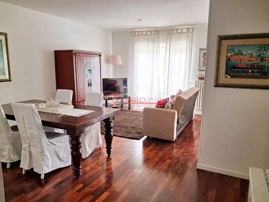 Immagine 1 di Appartamento in vendita  in largo Pablo Picasso a Barletta