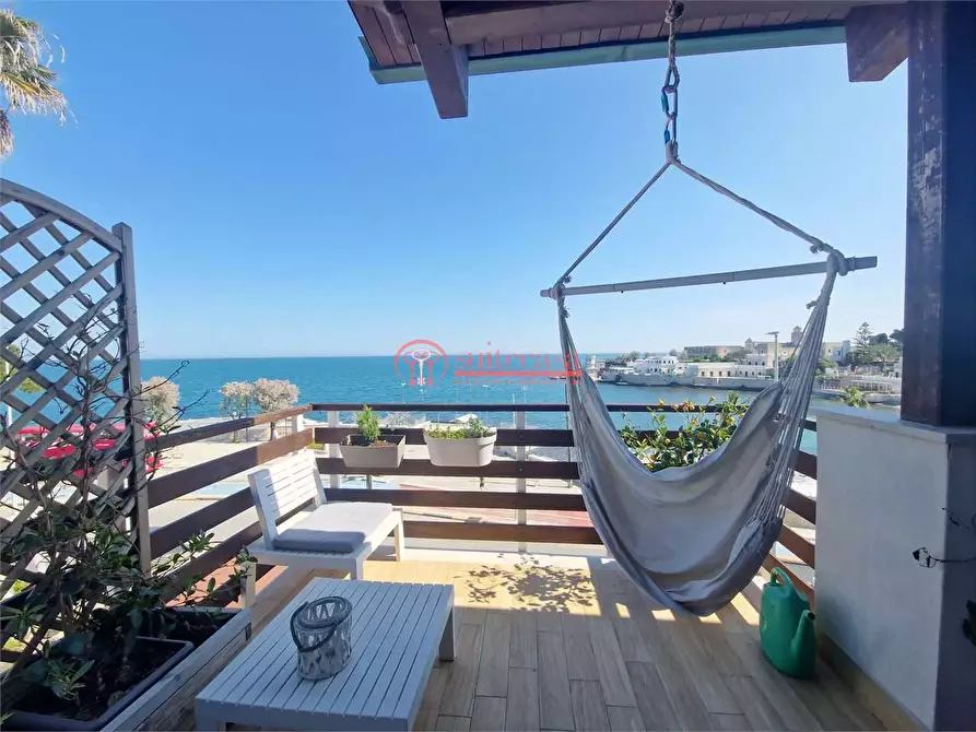 Immagine 1 di Attico in vendita  in via Lungomare Cristoforo Colombo a Trani