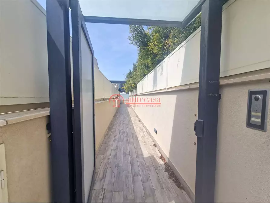 Immagine 8 di Villa in vendita  in via Gusmai a Trani