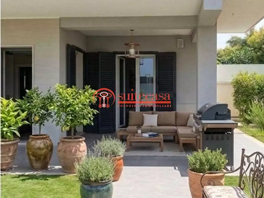 Immagine 2 di Villa in vendita  in via Gusmai a Trani