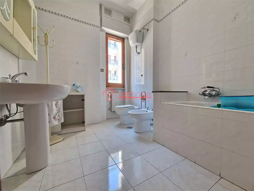 Immagine 9 di Appartamento in vendita  in via Dell'olio a Trani