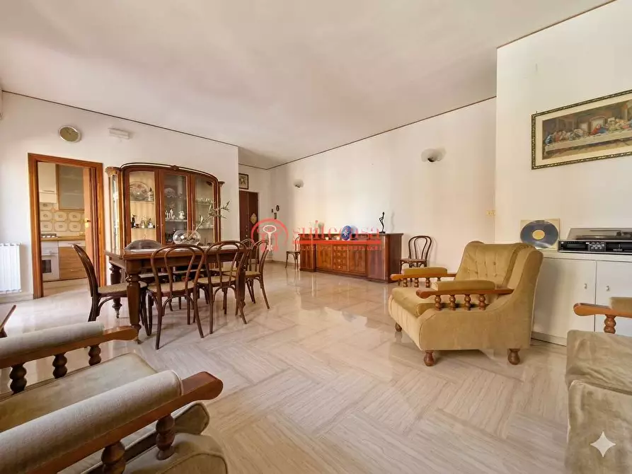 Immagine 4 di Appartamento in vendita  in via Dell'olio a Trani