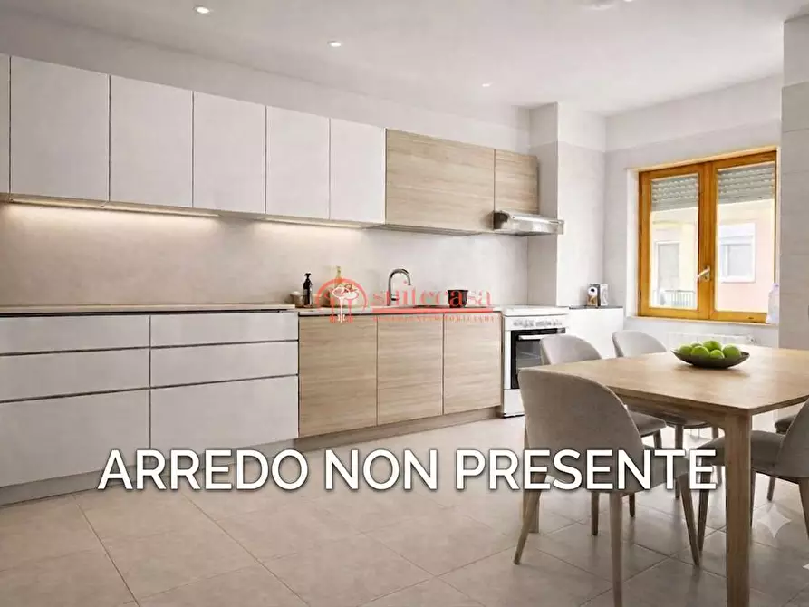 Immagine 4 di Appartamento in vendita  in via Malcangi a Trani