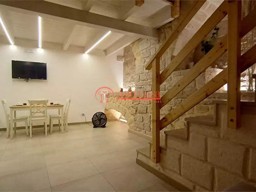 Immagine 11 di Appartamento in vendita  in via Rodunto a Trani