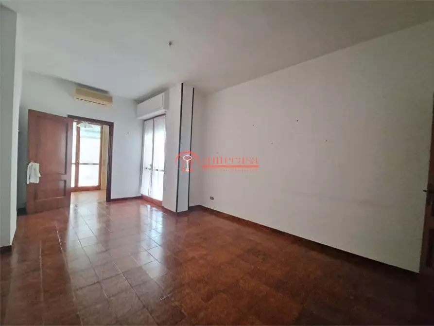 Immagine 4 di Appartamento in vendita  in Via Enrico De Nicola a Trani