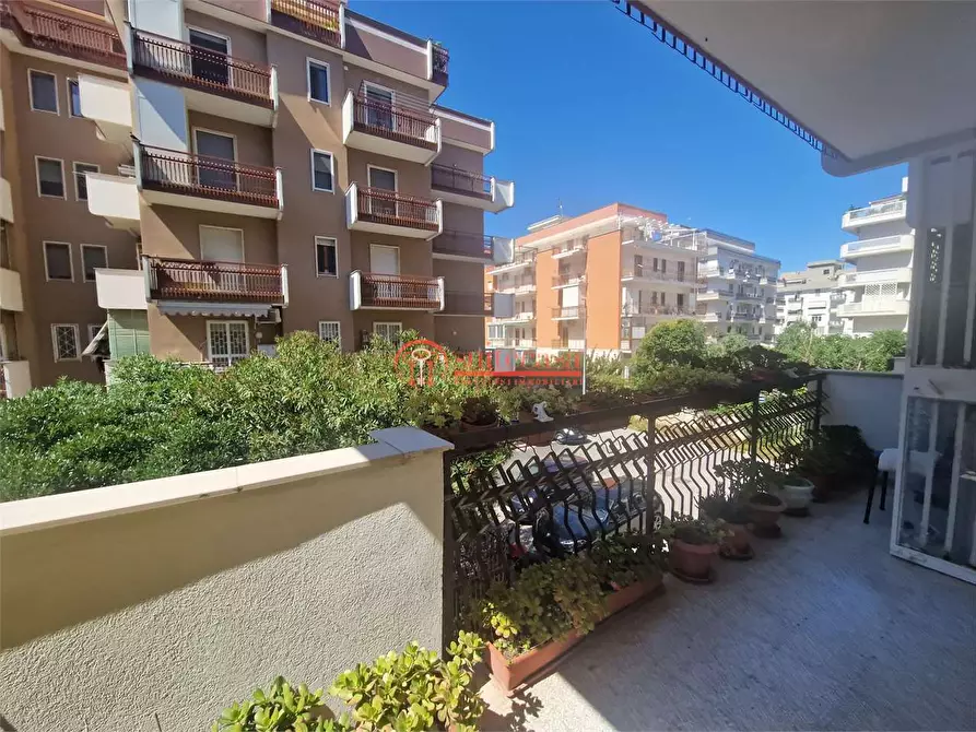 Immagine 4 di Appartamento in vendita  in piazza Albanese a Trani