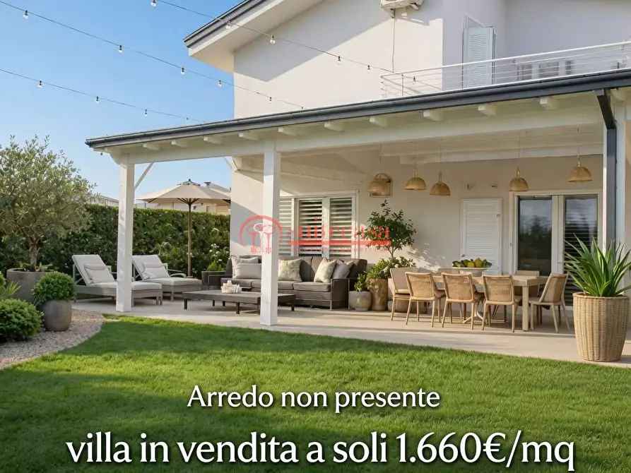 Immagine 1 di Villa in vendita  in via Martiri di Palermo a Trani
