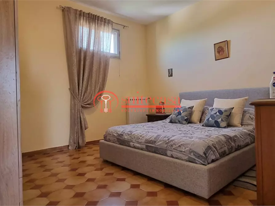 Immagine 17 di Stabile in vendita  a Trani
