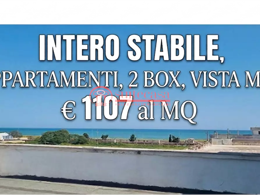Immagine 1 di Stabile in vendita  a Trani