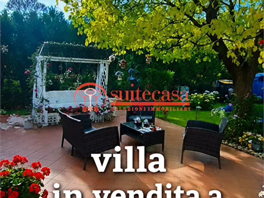 Immagine 1 di Villa in vendita  in Sp 238 a Trani