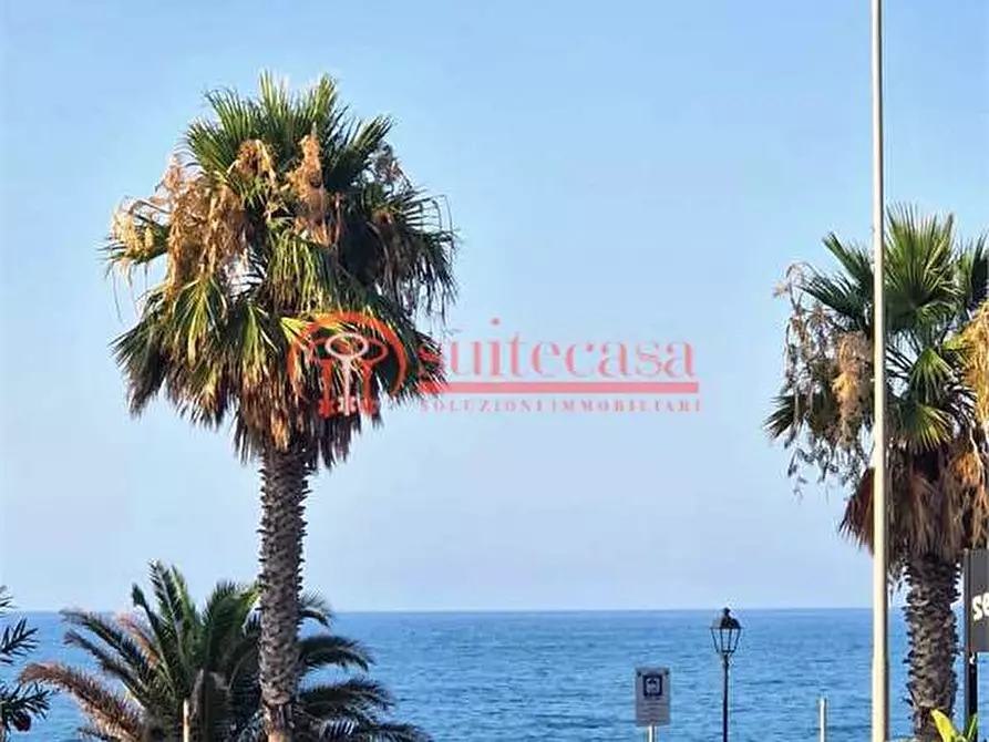 Immagine 1 di Appartamento in vendita  in via Galileo Galilei a Trani