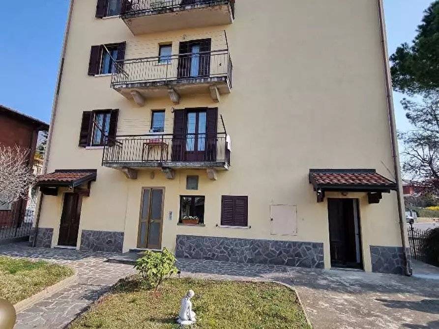 Immagine 1 di Appartamento in vendita  in Via Cavour snc a Saltrio