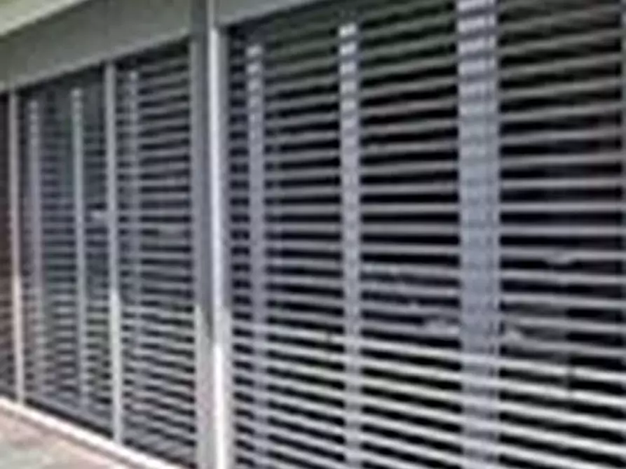 Immagine 4 di Laboratorio in vendita  in Via tonale snc a Varese