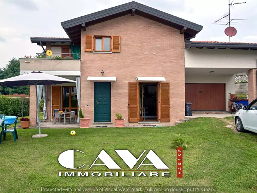 Immagine 2 di Villa in vendita  in viale borri snc a Varese