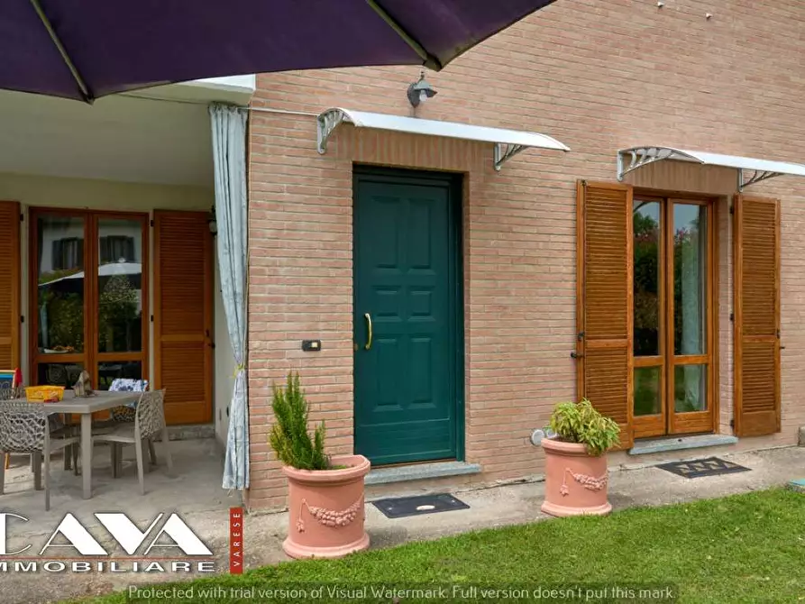 Immagine 6 di Villa in vendita  in viale borri snc a Varese