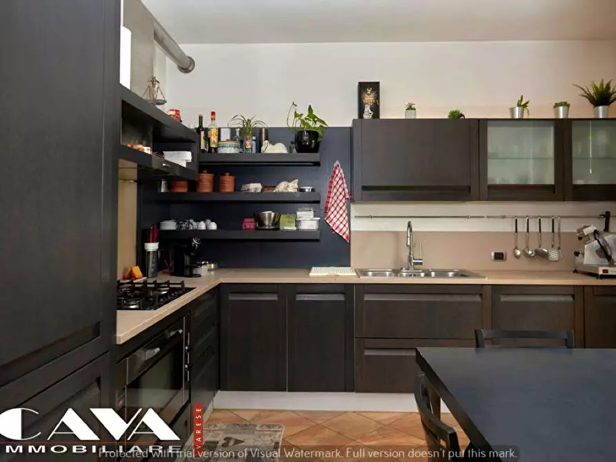 Immagine 15 di Villa in vendita  in viale borri snc a Varese