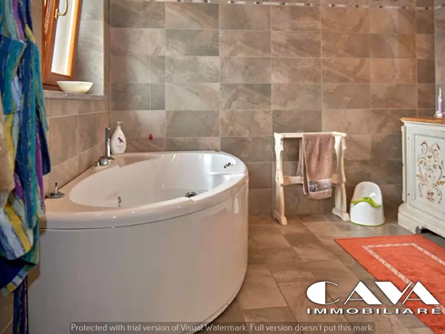 Immagine 34 di Villa in vendita  in viale borri snc a Varese