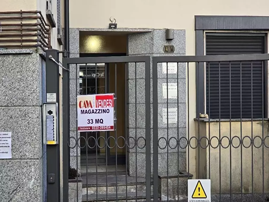 Immagine 2 di Magazzino in vendita  in via Cavallotti 4 a Varese