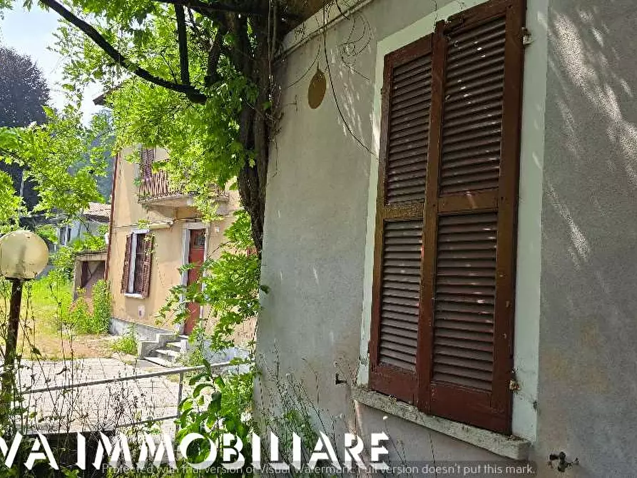 Immagine 5 di Villa in vendita  in V.le aguggiari 65 a Varese