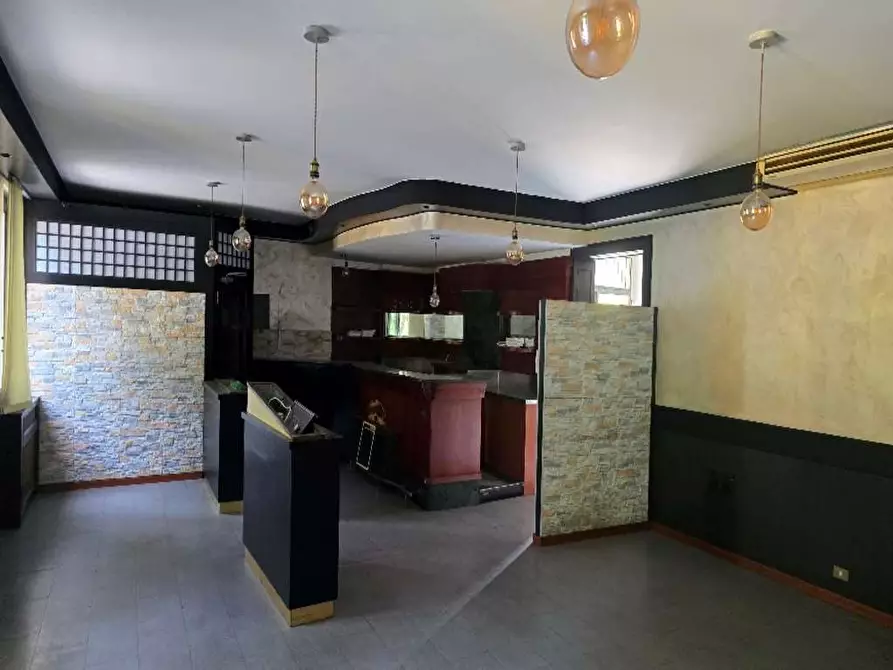 Immagine 8 di Casa indipendente in vendita  a Varese