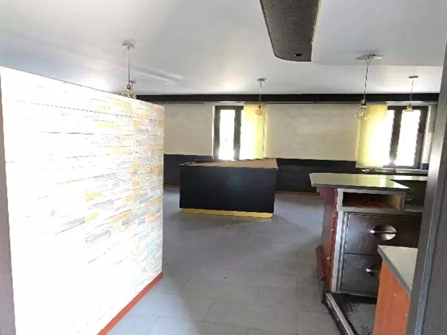 Immagine 15 di Casa indipendente in vendita  a Varese