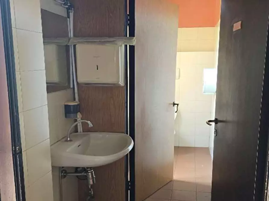 Immagine 21 di Casa indipendente in vendita  a Varese