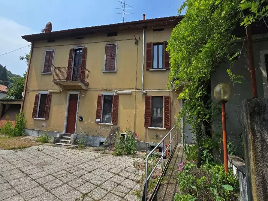 Immagine 5 di Negozio in vendita  a Varese