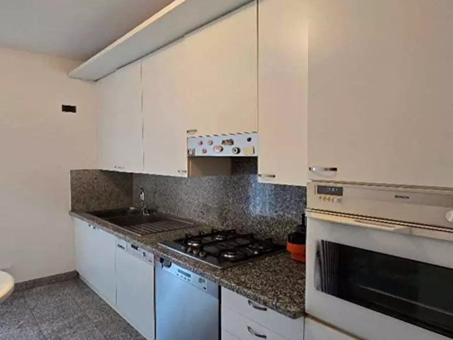 Immagine 17 di Appartamento in vendita  in via LANFRANCONI 132 a Varese