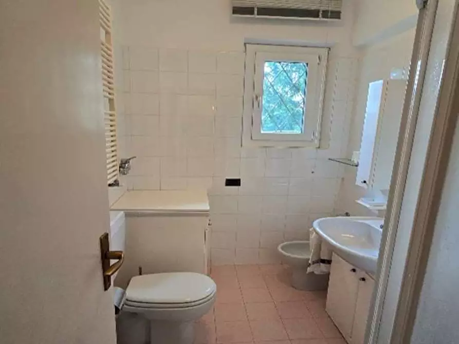 Immagine 21 di Appartamento in vendita  in via LANFRANCONI 132 a Varese