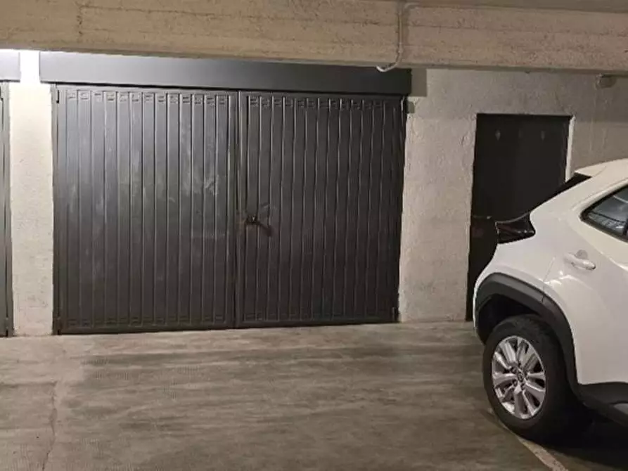 Immagine 24 di Appartamento in vendita  in via LANFRANCONI 132 a Varese