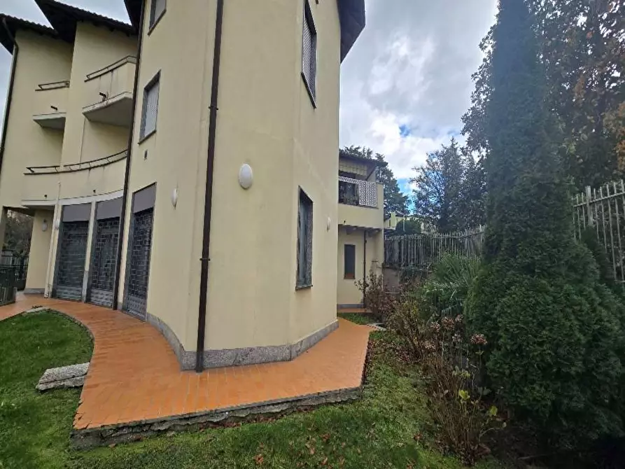 Immagine 5 di Appartamento in vendita  in V.le borri 70 a Varese