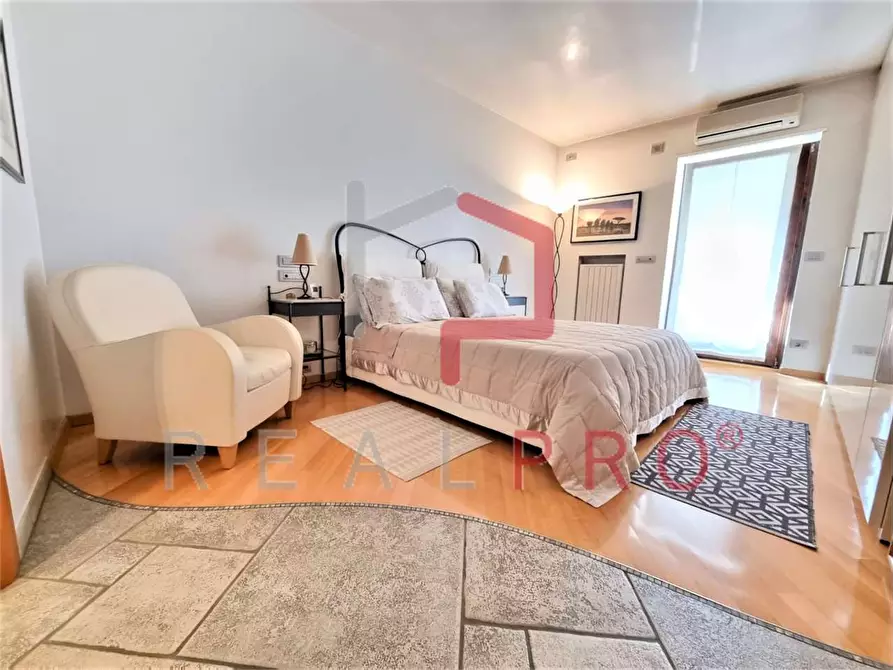 Immagine 11 di Porzione di casa in vendita  in Via Rencio  a Bolzano