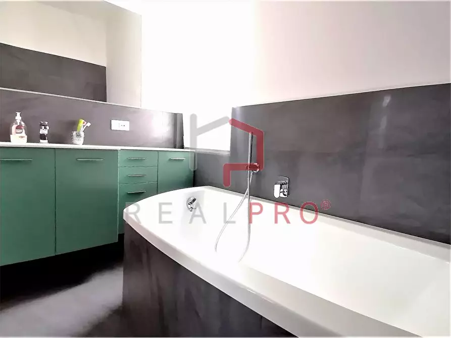 Immagine 17 di Quadrilocale in vendita  in Via Sassari  a Bolzano