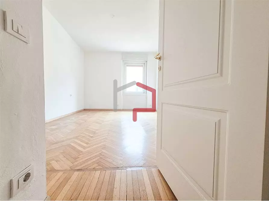 Immagine 4 di Quadrilocale in vendita  in Piazza Vittoria 15 a Bolzano