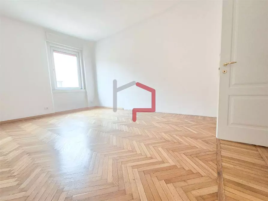 Immagine 3 di Quadrilocale in vendita  in Piazza Vittoria 15 a Bolzano