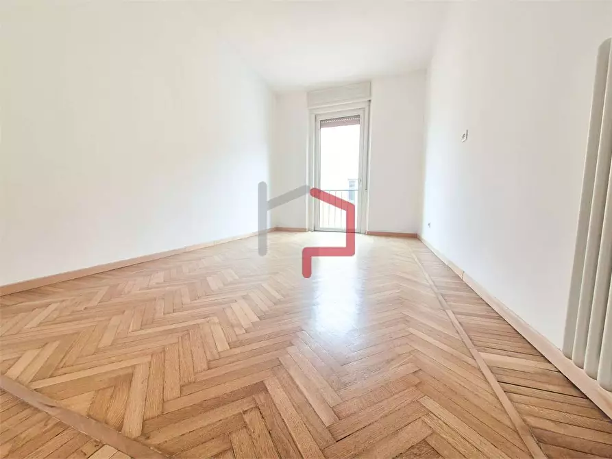 Immagine 2 di Quadrilocale in vendita  in Piazza Vittoria 15 a Bolzano