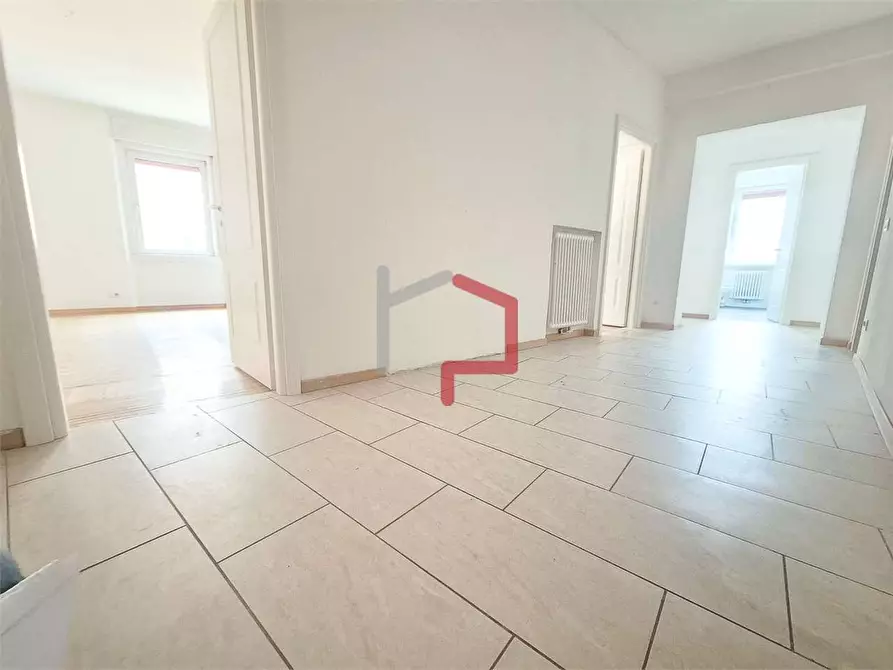 Immagine 8 di Quadrilocale in vendita  in Piazza Vittoria 15 a Bolzano