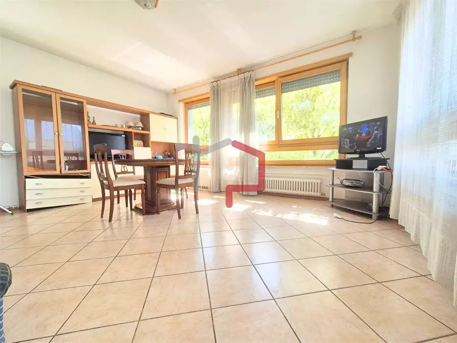 Immagine 2 di Trilocale in vendita  in Viale Puccini  a Bolzano