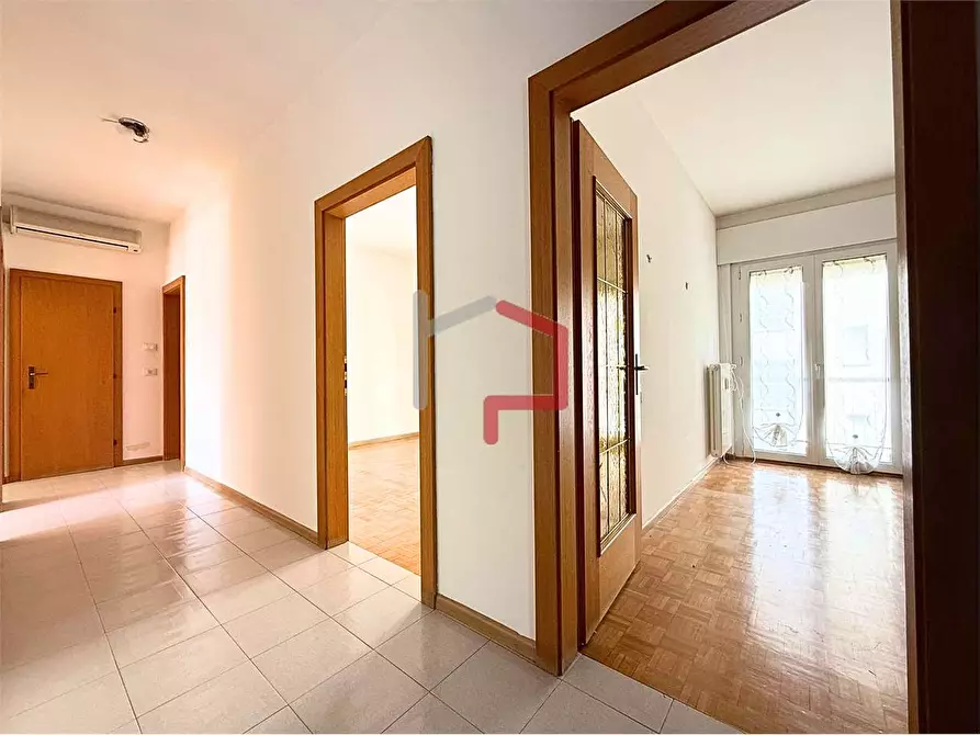 Immagine 11 di Quadrilocale in vendita  in Via Gaismair a Bolzano