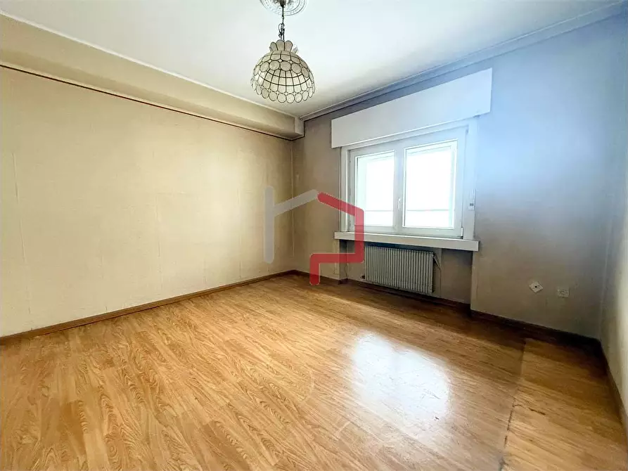 Immagine 9 di Quadrilocale in vendita  in Via Mendola  a Bolzano