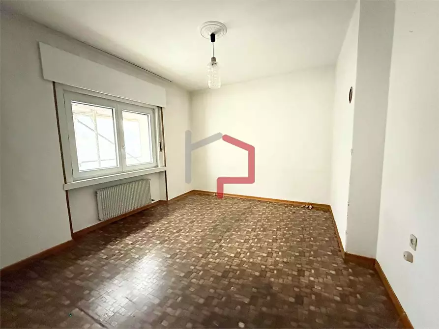 Immagine 5 di Quadrilocale in vendita  in Via Mendola  a Bolzano