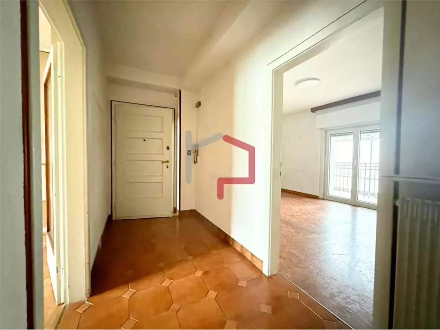 Immagine 2 di Quadrilocale in vendita  in Via Mendola  a Bolzano