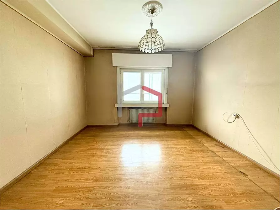 Immagine 10 di Quadrilocale in vendita  in Via Mendola  a Bolzano