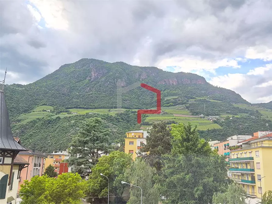 Immagine 17 di Quadrilocale in vendita  in Via Mendola  a Bolzano