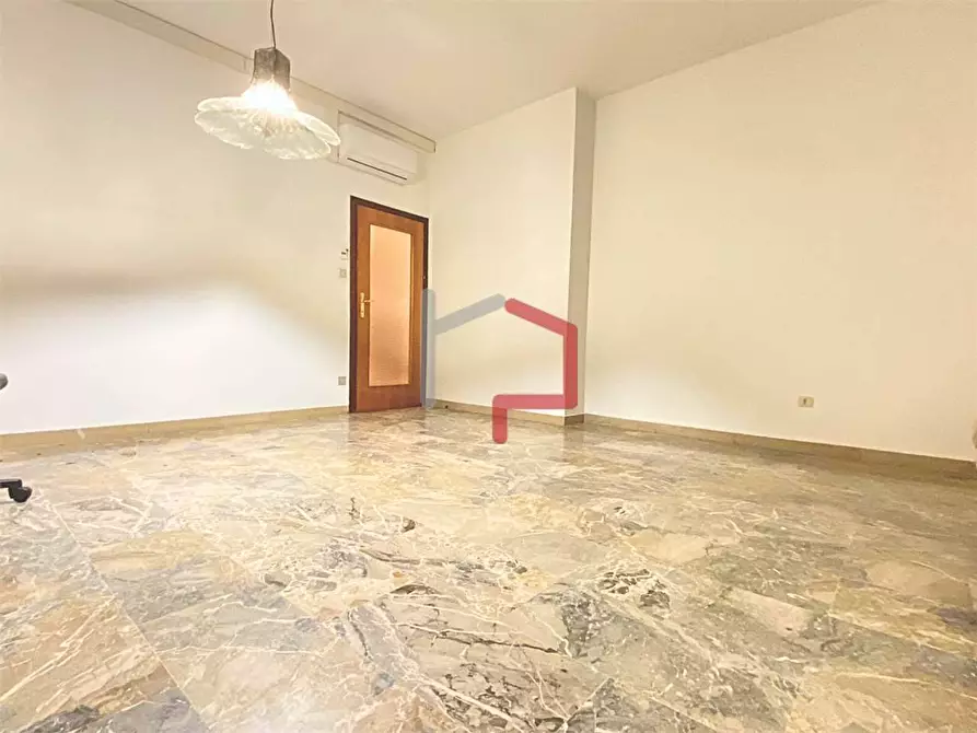 Immagine 3 di Trilocale in vendita  in Via Fucine  a Bolzano