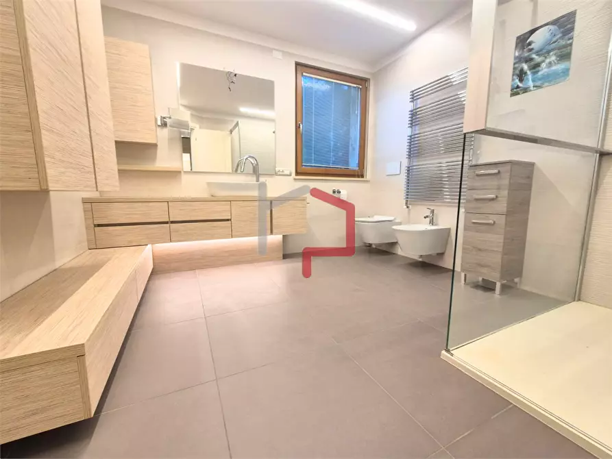 Immagine 18 di Quadrilocale in vendita  in Via Puccini 50 a Bolzano