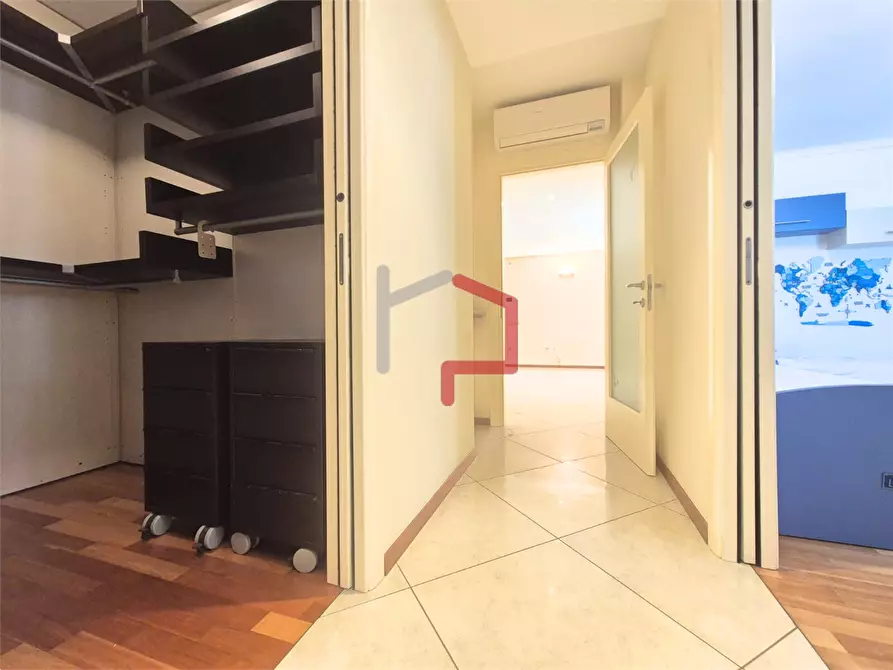 Immagine 21 di Quadrilocale in vendita  in Via Puccini 50 a Bolzano