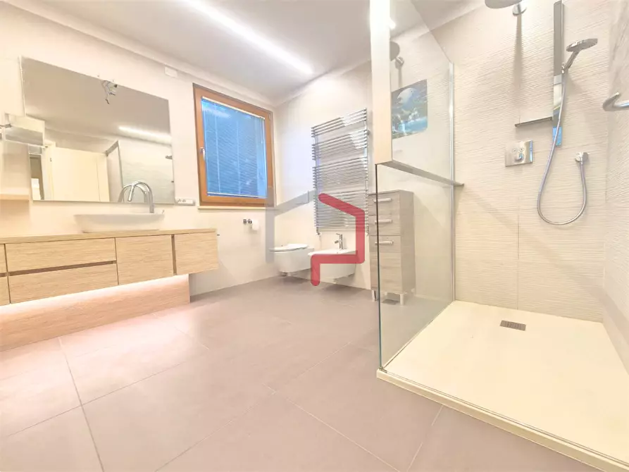 Immagine 19 di Quadrilocale in vendita  in Via Puccini 50 a Bolzano