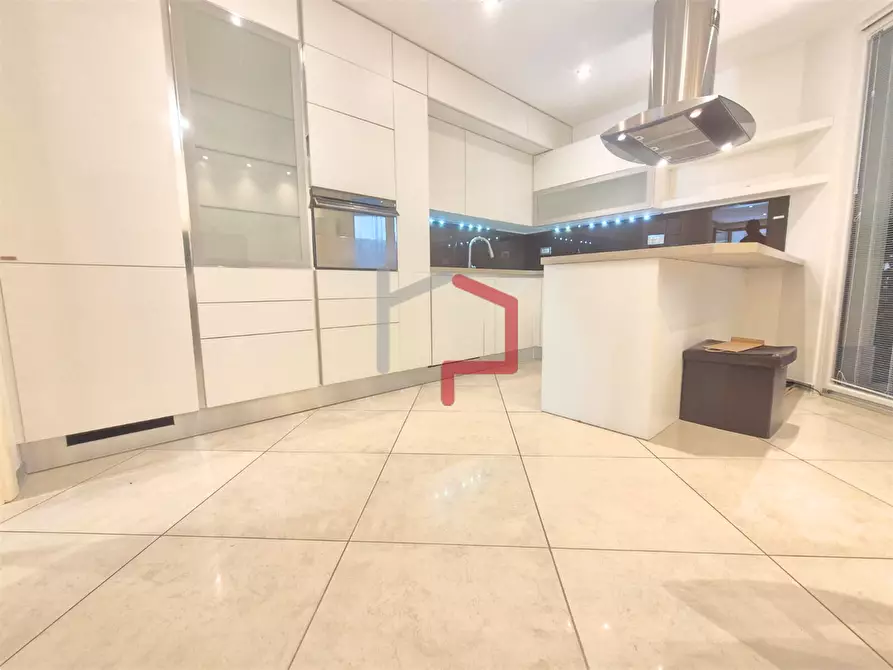 Immagine 10 di Quadrilocale in vendita  in Via Puccini 50 a Bolzano